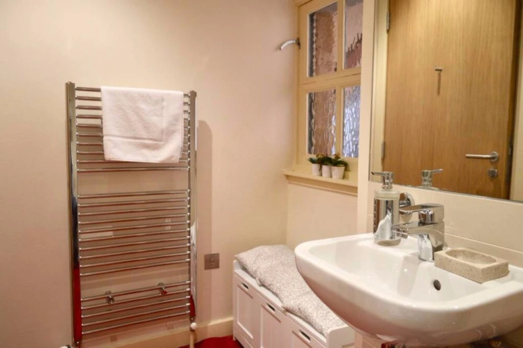 2 Bedroom Apartment on Royal Mile