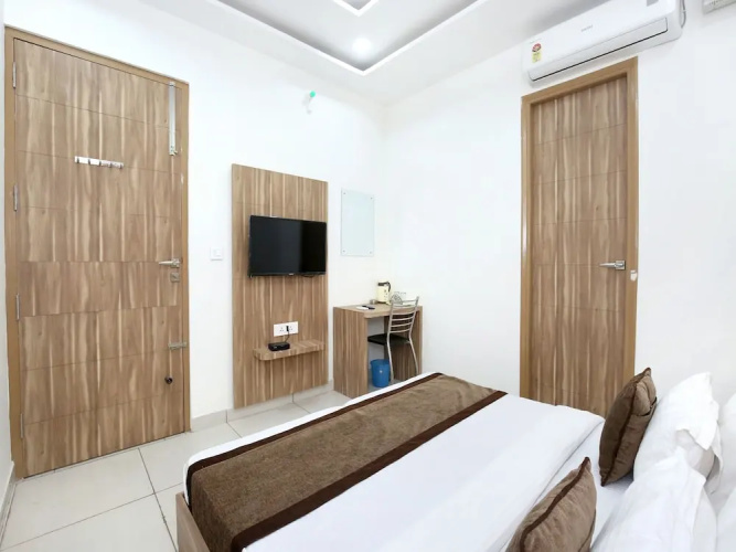 OYO 11882 Hotel Krishna