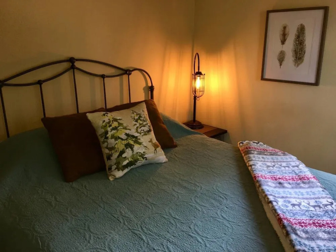 Mountain Pine Cabin - Sleeps 6 - Pet Friendly