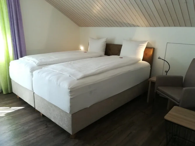 Standard Triple room with balcony and with lake view