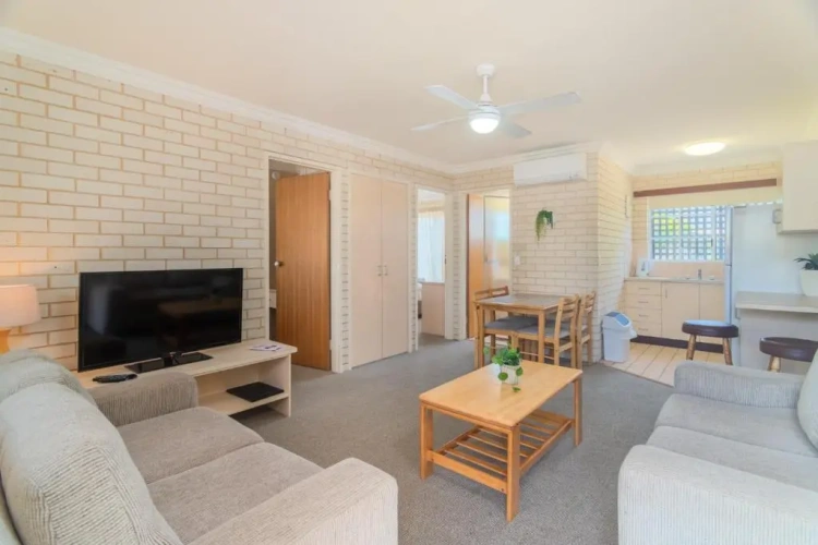 2 Bedrooms Apartment