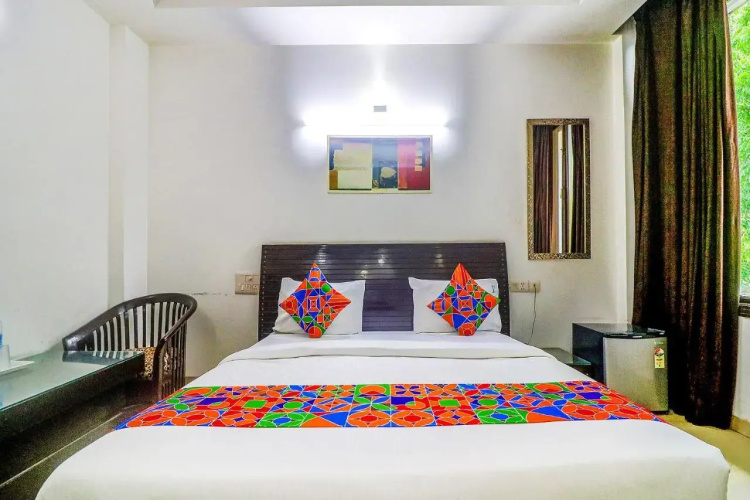 FabHotel Blue Moon Residency