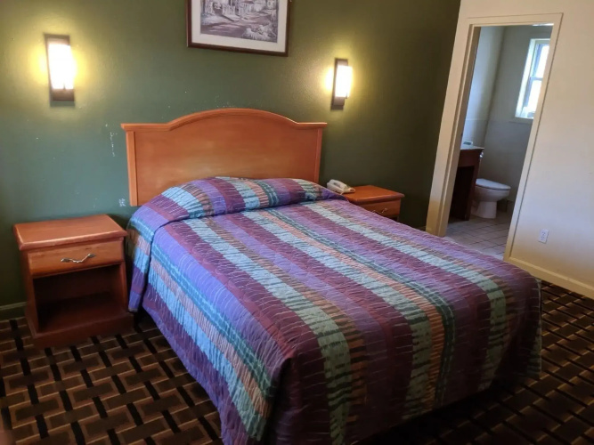 Shangri La Motel