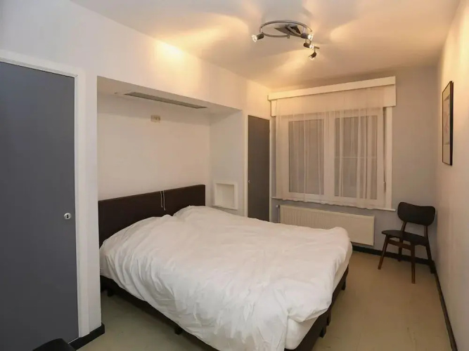 Apartment on Belgium Seawall, Central Location