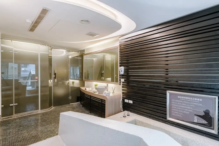 YA-NOLD Hot Spring Hotel