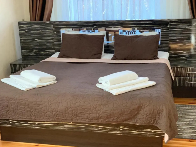 Guest House Shale