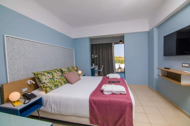 Deluxe Triple room with balcony