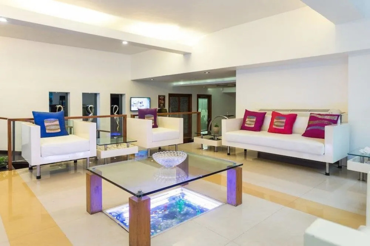 The Avenue Center Hotel
