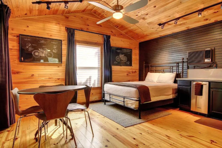 The Hideout RR 6954