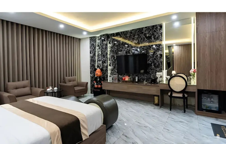 GRAD Queen Luxury Hotel