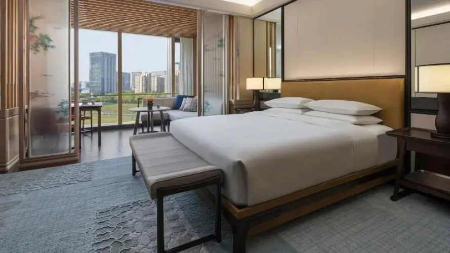 Double room with city view