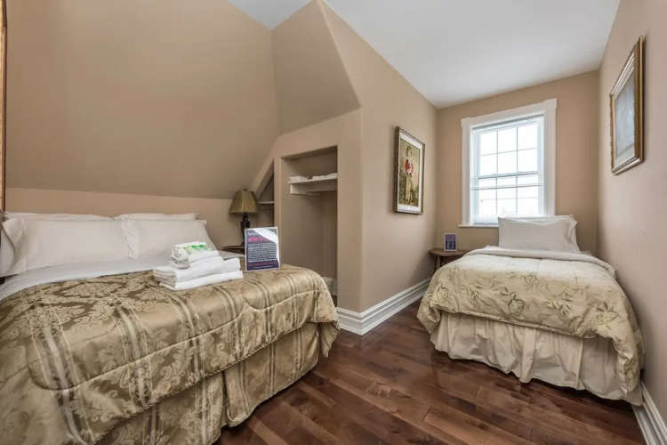 CastleView Inn by Elevate Rooms