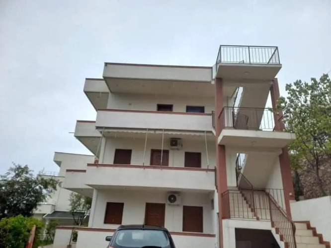 Remarkable 2-bed Apartment in Dhermi