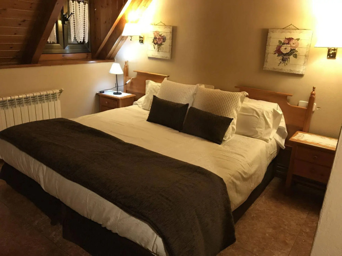 Hostal Escuils