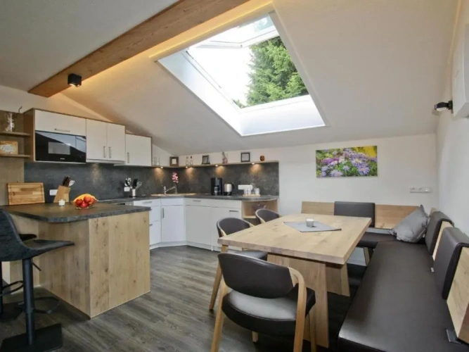 3 Bedrooms Apartment