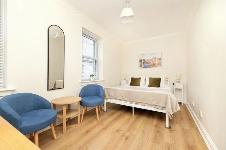 2 Bedrooms Apartment