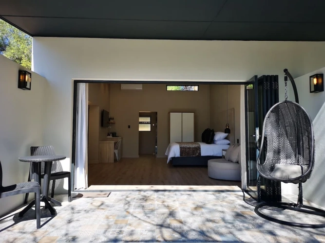 1 Bedroom Deluxe Double room with garden view