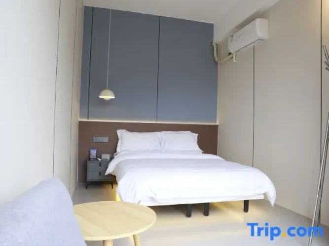 2 Bedrooms Business Suite
