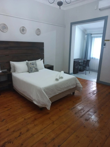 Triple9 Hatfield Guesthouse