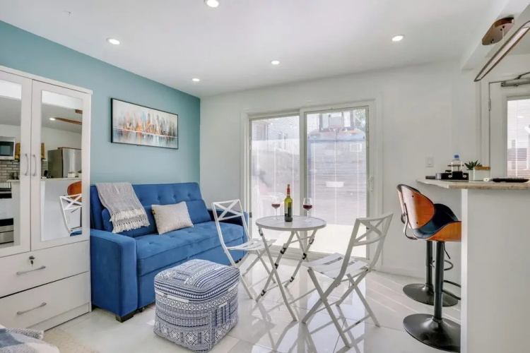 Easy NYC Access: Sleek Hillside Guest House
