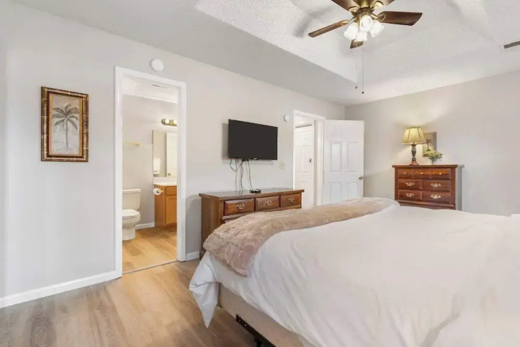 All Fore the Best - Onsite Amenities