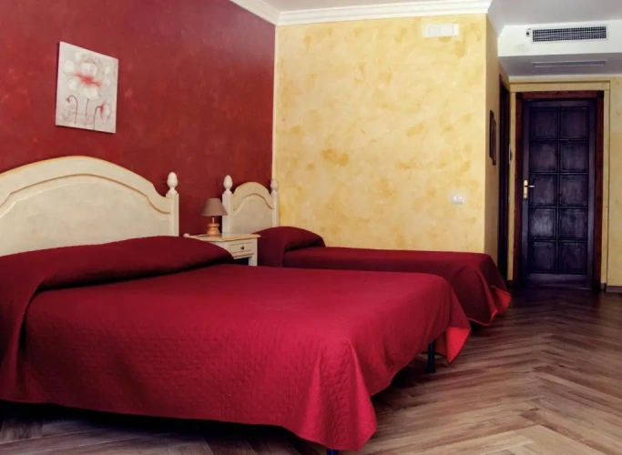 Standard Triple room with balcony