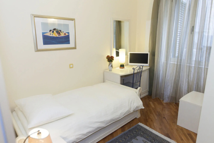 Hotel Peristil
