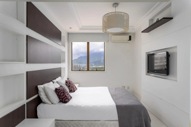 Pineapples LC2207 | Coverage in Barra da Tijuca