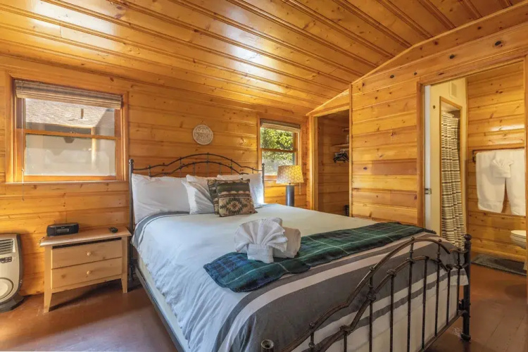 True Big Bear Lake Cabin with jacuzzi