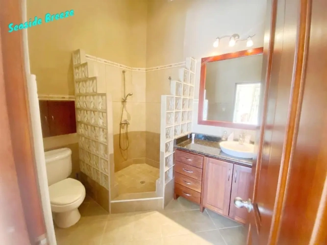 3 Bedrooms Apartment