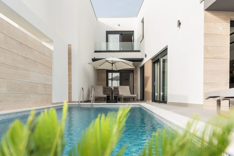3 Bedrooms Luxury Villa with courtyard view