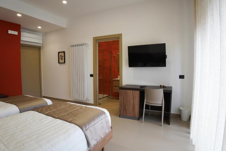 Standard Double room with city view
