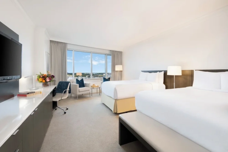 Classic Quadruple Club room