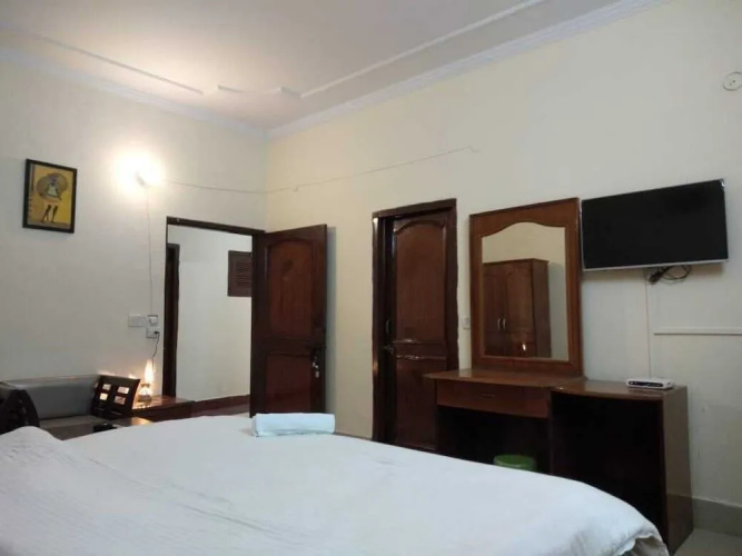 Hotel Usha Palace