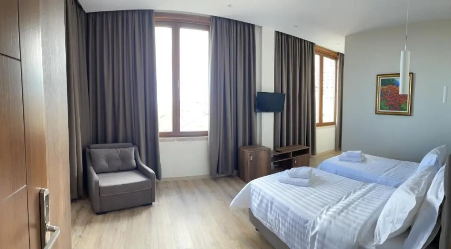 Deluxe Double room with city view