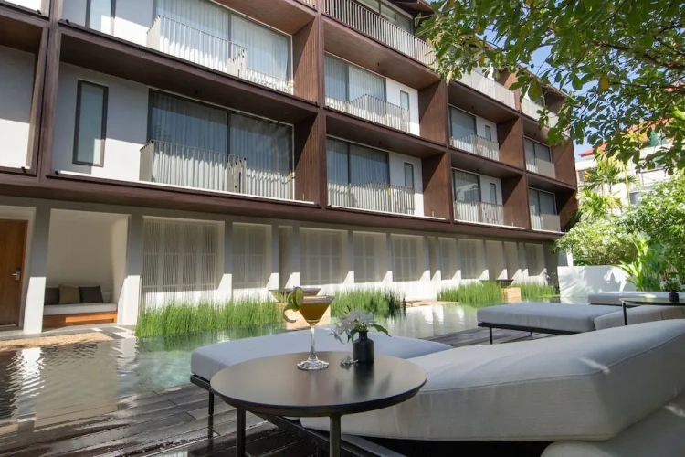 Deluxe Double room with pool view