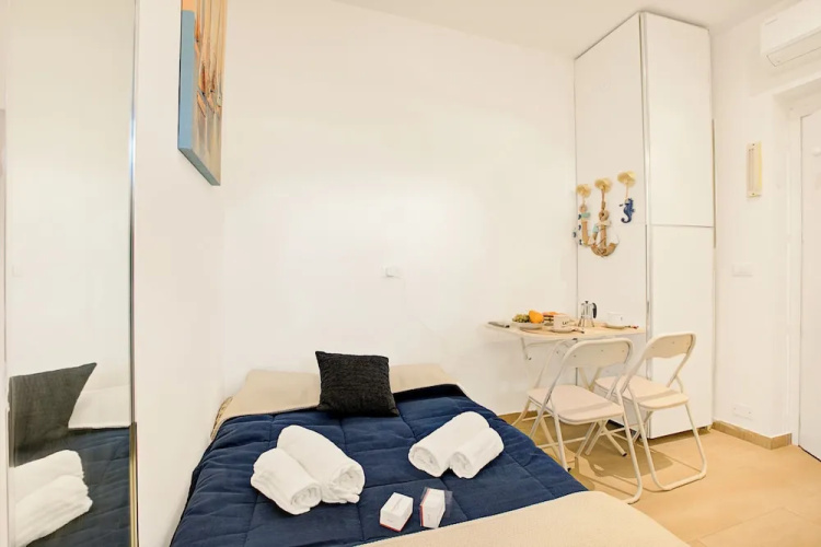Jolie Sur La Mer - Petit Studio