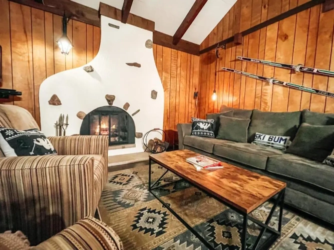 5 Bedrooms Cottage