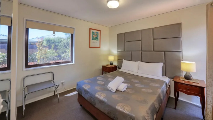 Executive Hideaway Motel