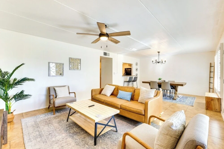 2 Bedrooms Apartment