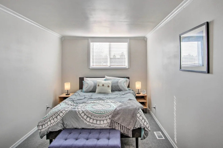 Convenient Burien Getaway: 12 Mi to Dtwn Sea!
