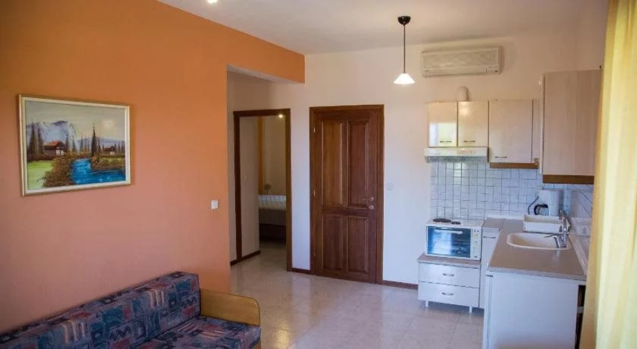 Elena Appartements & Studios