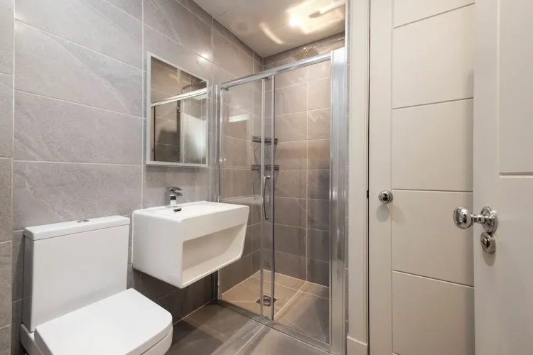 Modern studio in Edinburgh West End