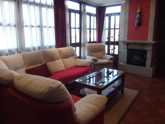 3 Bedrooms Cottage