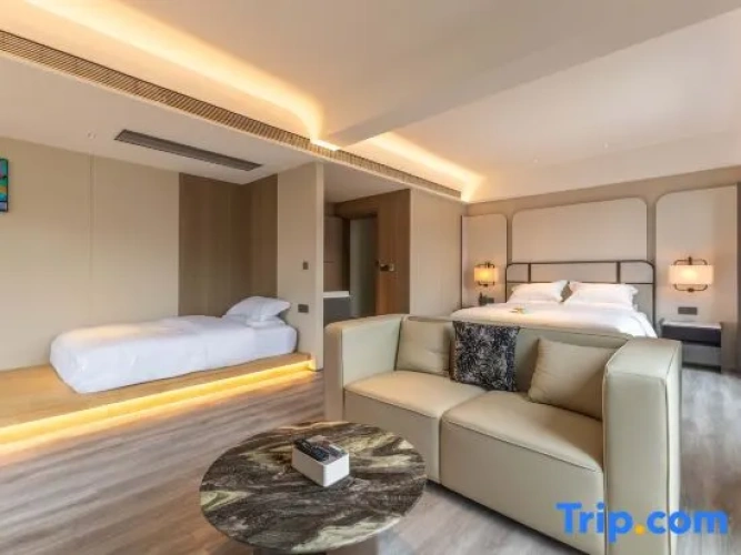 Deluxe Suite