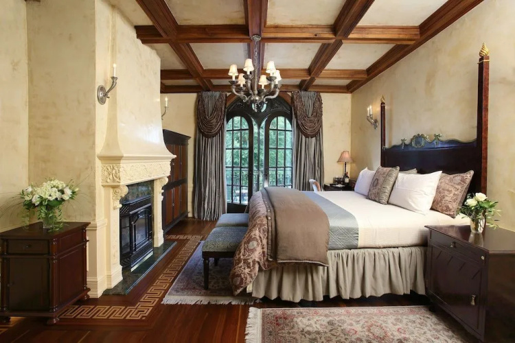 Ledson Hotel