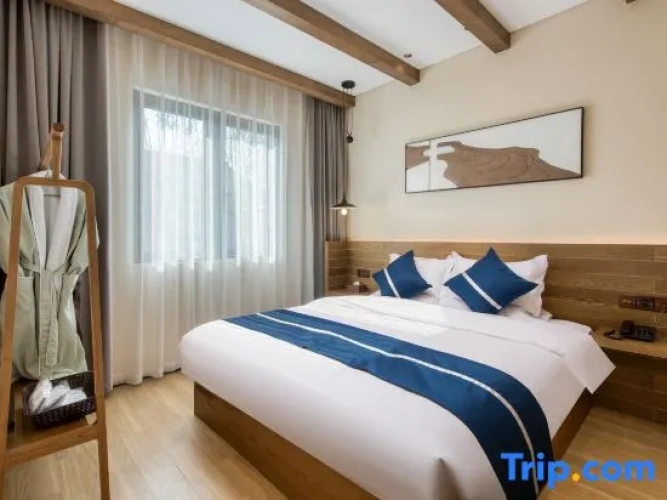 2 Bedrooms Family Suite with balcony