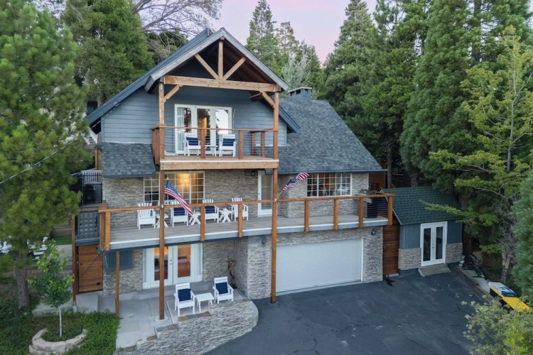 5 Bedrooms Cottage
