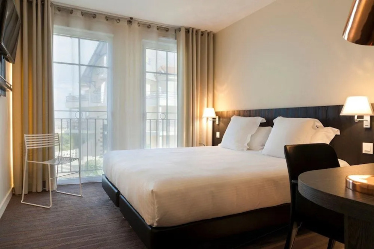 Hotel Les Flots - Chatelaillon Plage