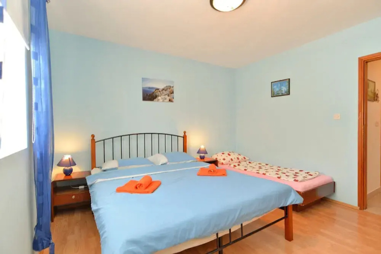 Apartment 1613